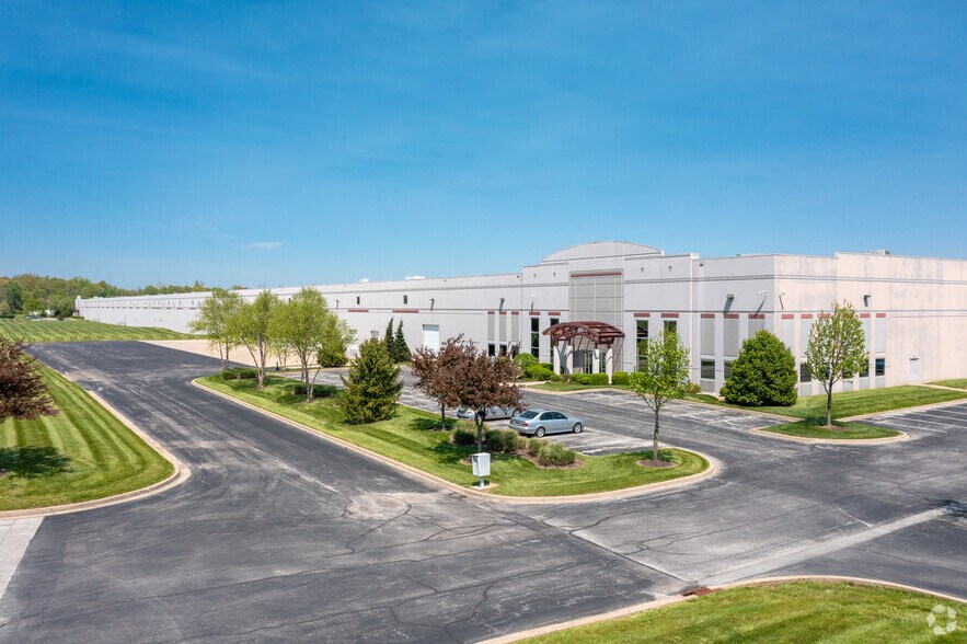 101 River Ridge Cir, Jeffersonville, IN à louer - Photo principale - Image 1 de 5