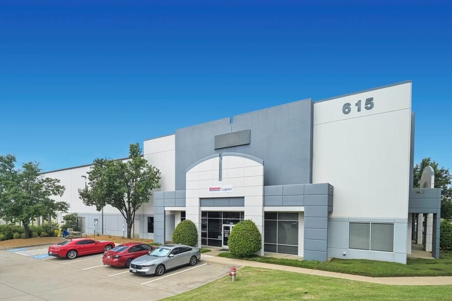 615 Westport Pky, Grapevine, TX for lease - Building Photo - Image 2 of 25