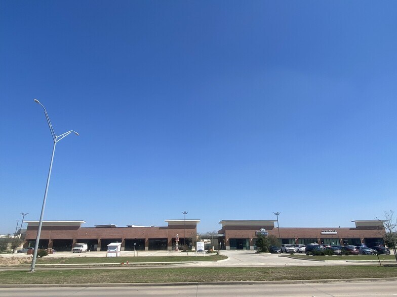 25418 Kingsland Blvd, Katy, TX à louer - Photo du bâtiment - Image 1 de 6