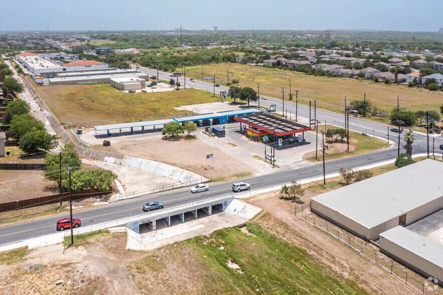 10950 Ingram Rd, San Antonio, TX à vendre - Aérien - Image 2 de 3