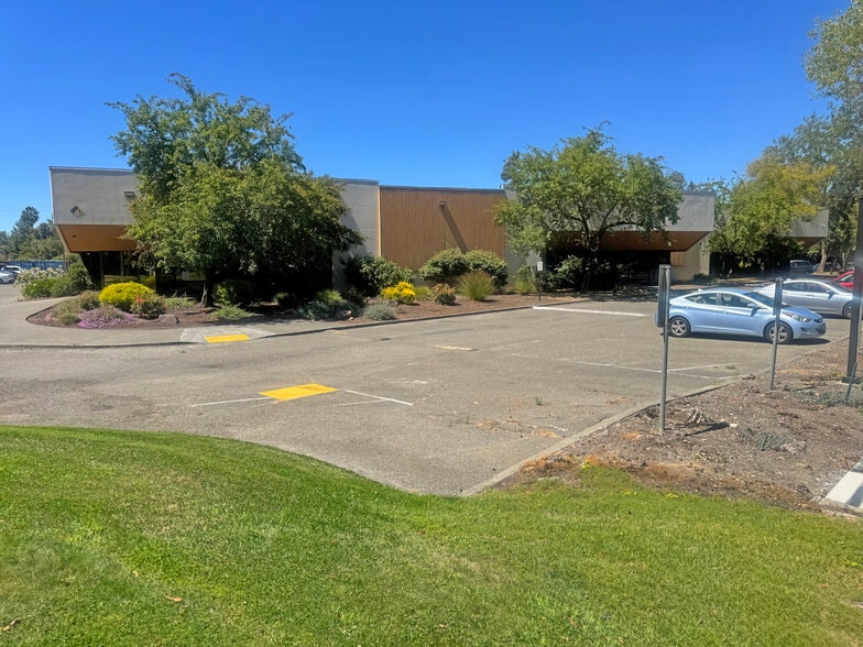 500 Tesconi Cir, Santa Rosa, CA for sale - Building Photo - Image 3 of 5