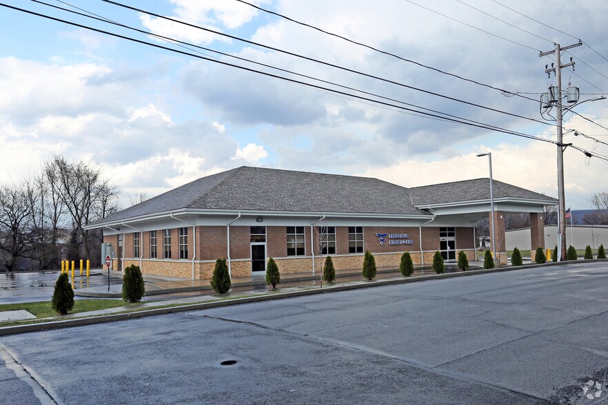 321 Meridian Ave, Scranton, PA à louer - Photo du bâtiment - Image 2 de 2