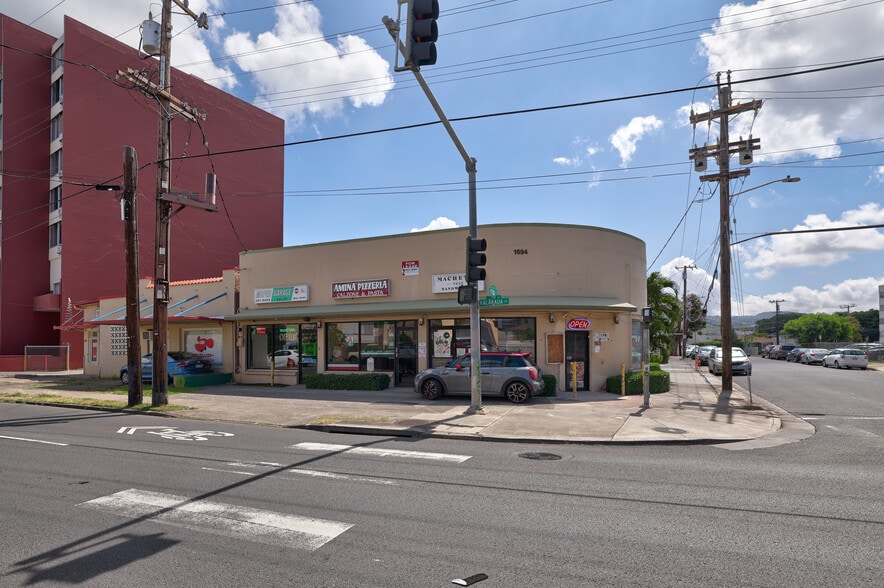 1694 Kalakaua Ave, Honolulu, HI for sale - Building Photo - Image 3 of 18