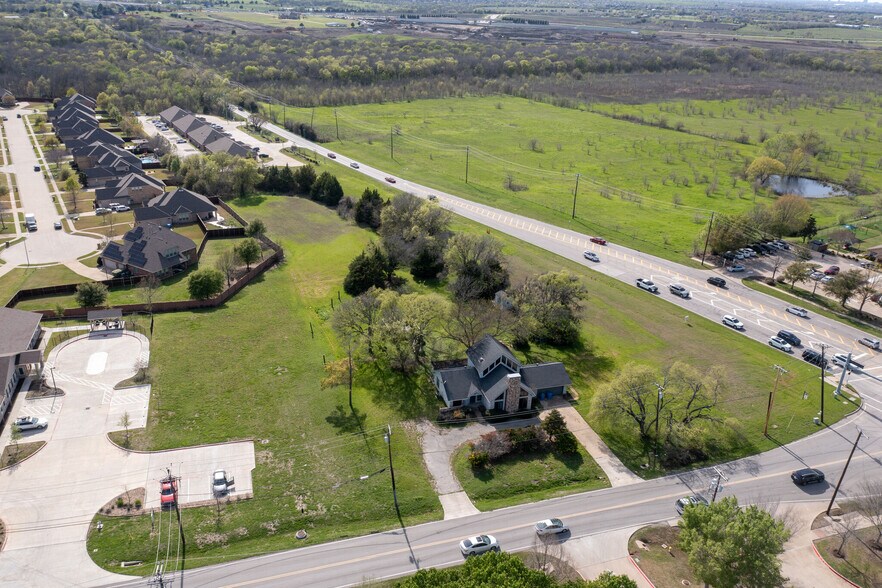 8409 Chiesa Rd, Rowlett, TX à vendre - Photo du bâtiment - Image 2 de 4