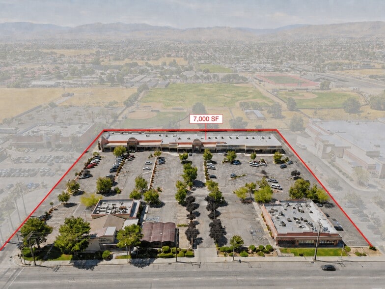 2140 E Palmdale Blvd, Palmdale, CA for lease - Building Photo - Image 1 of 13