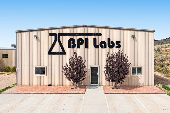 Plus de détails pour 97 S Red Willow Rd, Evanston, WY - Industriel à vendre