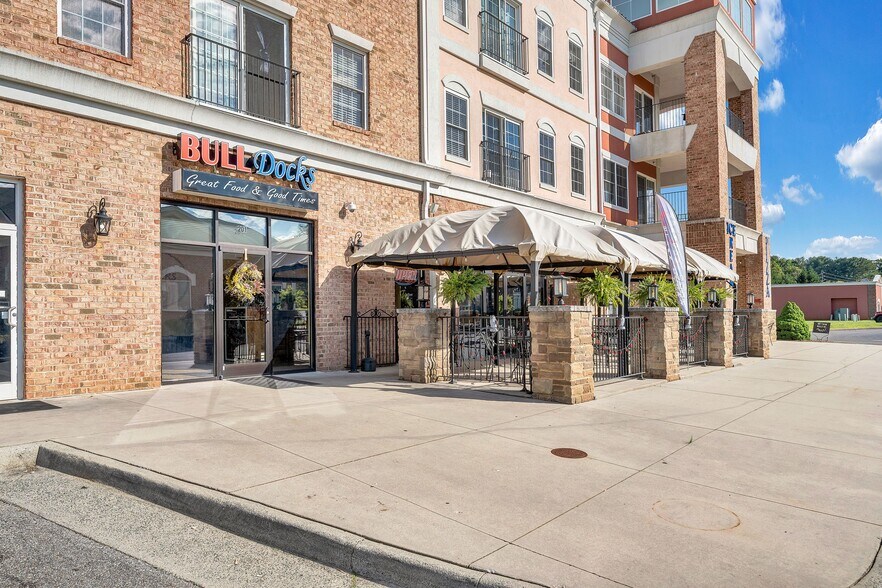 1100 Celebration Ave, Moneta, VA à vendre - Photo du bâtiment - Image 3 de 8