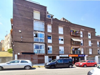 Plus de détails pour Multi-résidentiel à vendre