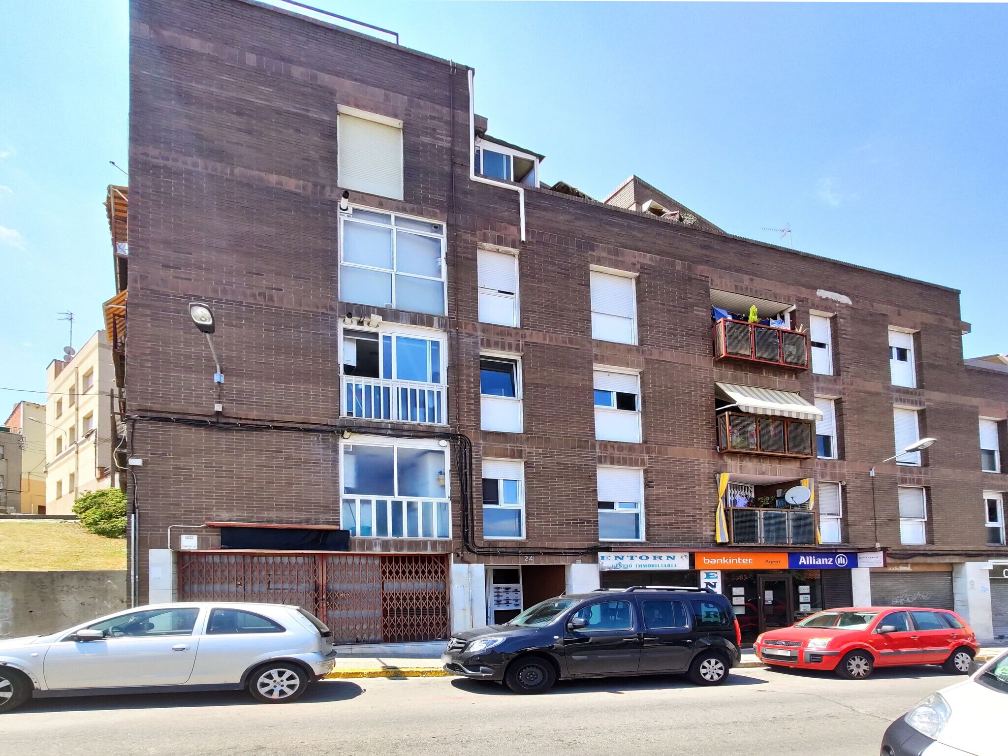 Immeuble residentiel dans Santa Perpètua de Mogoda, Barcelona à vendre Photo principale- Image 1 de 5