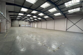 Albany Park, Camberley à louer Photo intérieure- Image 2 de 2