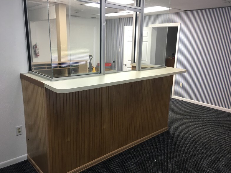 6725 Cedarridge Dr, Zephyrhills, FL à louer - Photo intérieure - Image 3 de 5