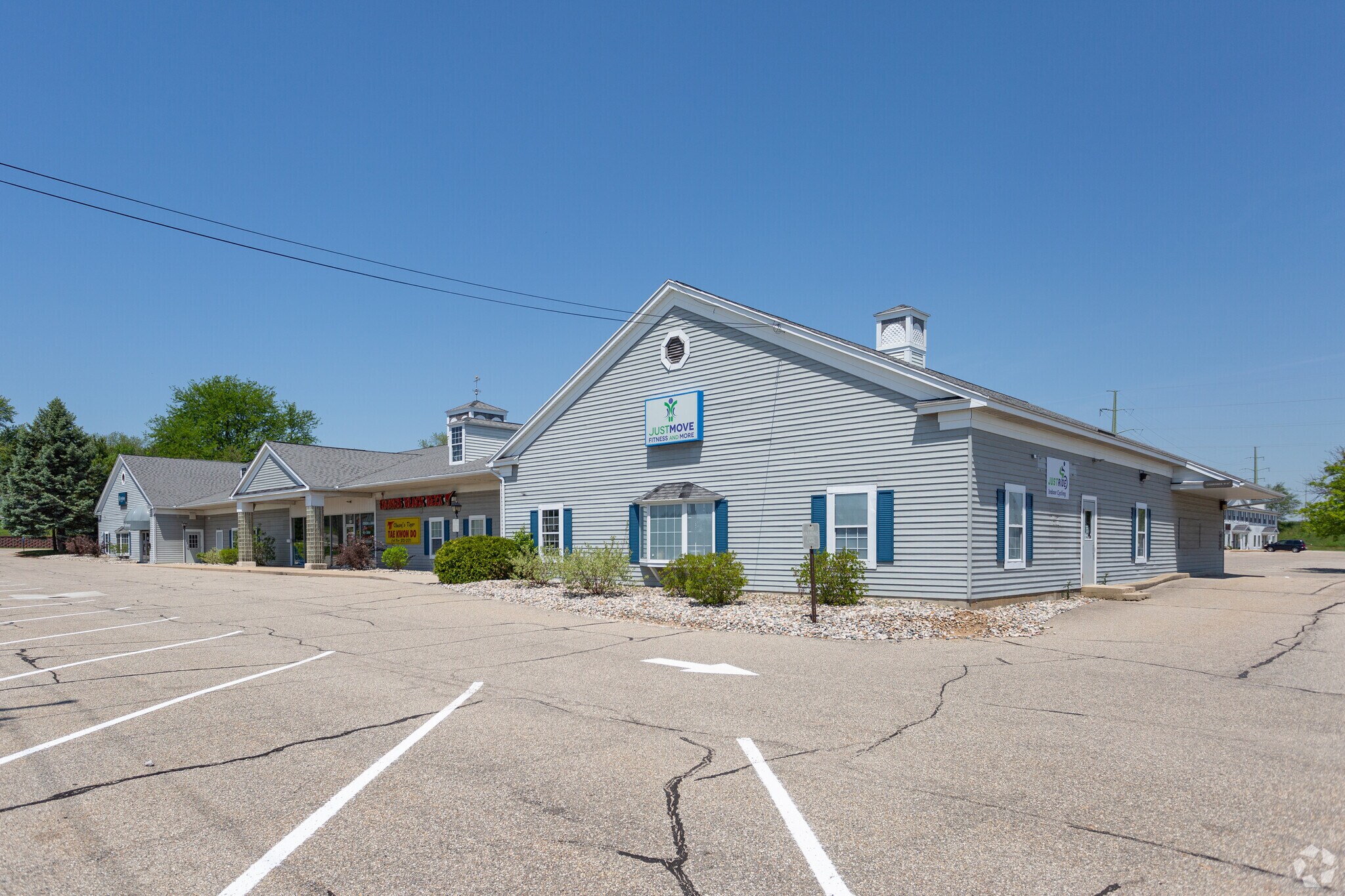 618-626 Romence Rd, Portage, MI for lease Primary Photo- Image 1 of 5