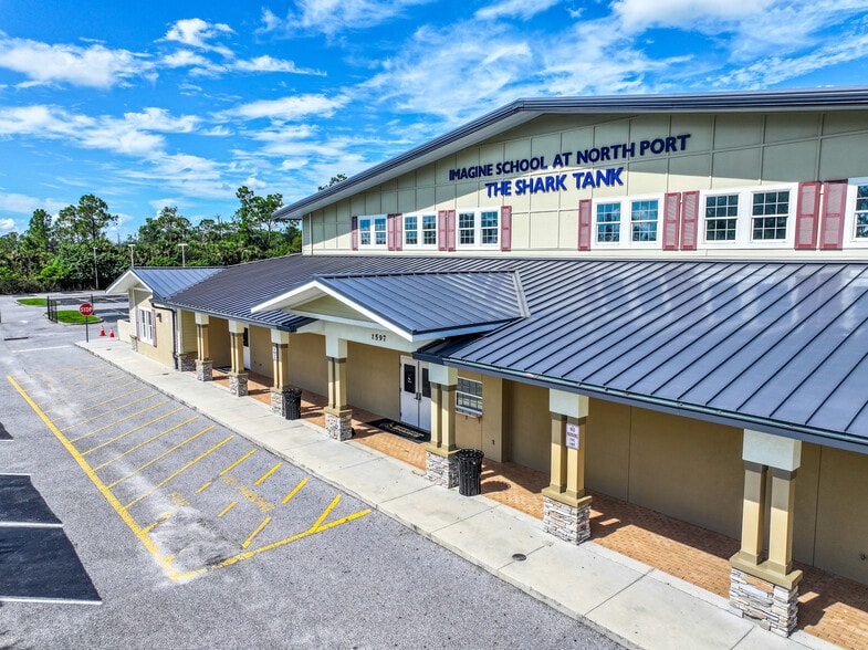 2597 Sycamore St, North Port, FL for sale - Primary Photo - Image 1 of 14