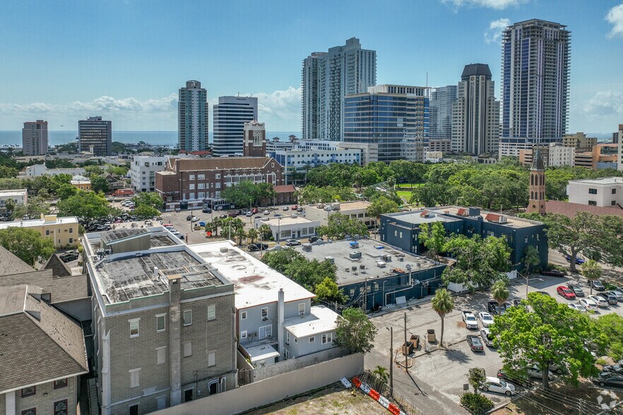 232 4th St N, Saint Petersburg, FL à louer - Aérien - Image 3 de 5