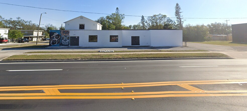 4700 22nd Ave S, Saint Petersburg, FL à louer - Photo du bâtiment - Image 1 de 4