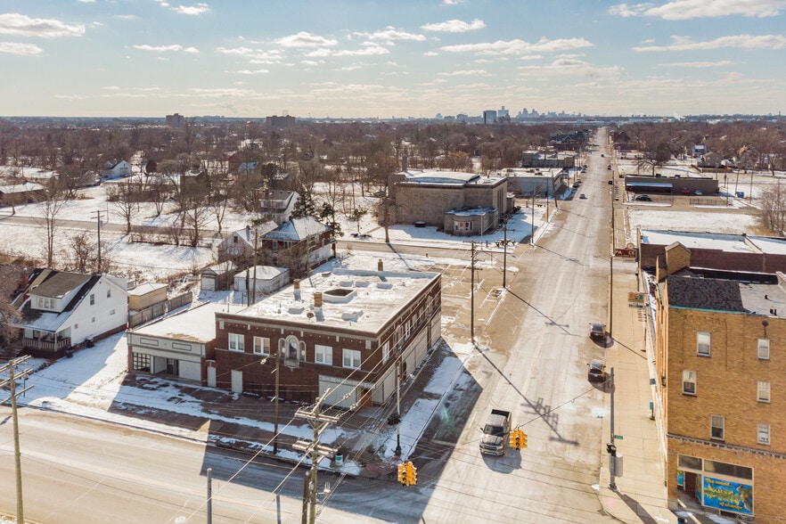 14820-14840 Kercheval St, Detroit, MI à vendre - Photo du bâtiment - Image 2 de 16