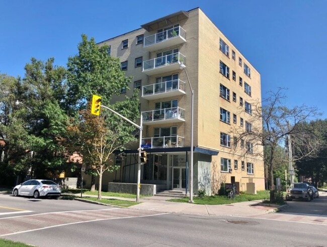 More details for 280-282 Laurier Ave E, Ottawa, ON - Multifamily for Sale