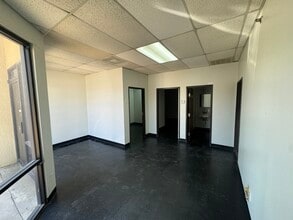 3637 Marquis Dr, Garland, TX à louer Photo intérieure- Image 2 de 11