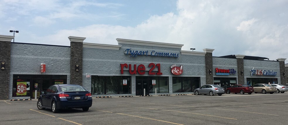 32 Tygart Mall Loop, Fairmont, WV à louer - Photo du bâtiment - Image 3 de 4