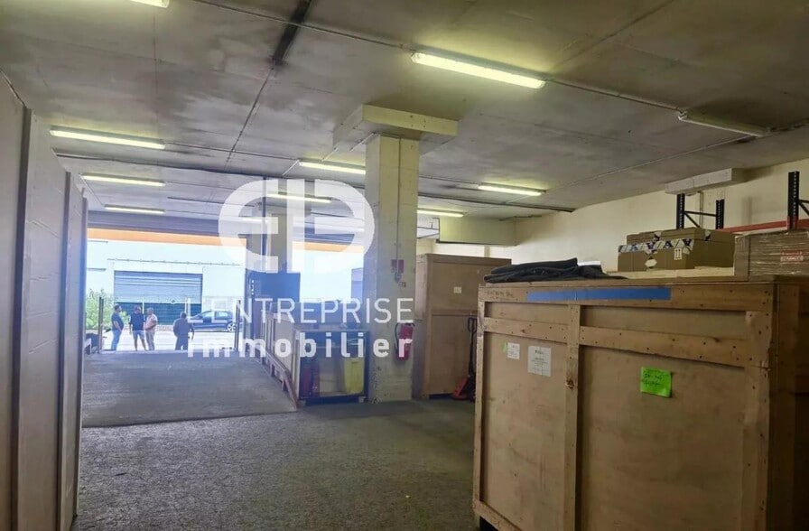 Industrial in Saint-Laurent-du-Var for lease - Building Photo - Image 3 of 9