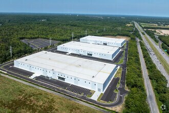 Long Island Expy, Medford, NY - AERIAL  map view