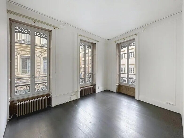40 Rue Président Edouard Herriot, Lyon for lease - Interior Photo - Image 2 of 14