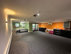 Admirals Way, London for lease Interior Photo- Image 1 of 1