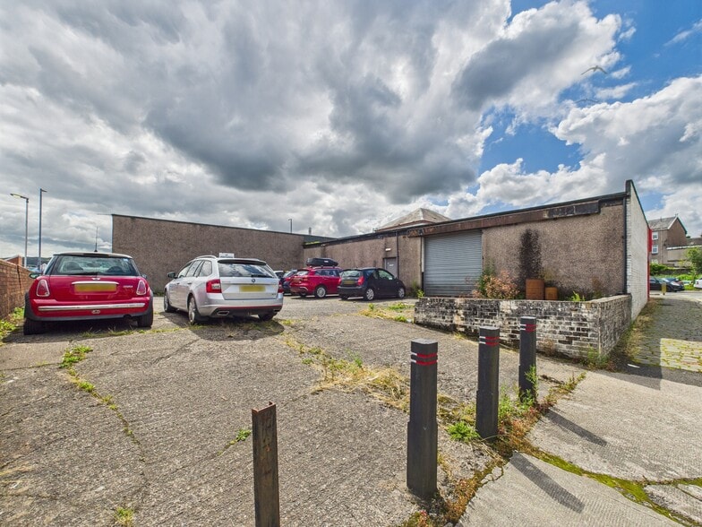 198-200 Greenock, Greenock for lease - Building Photo - Image 2 of 3