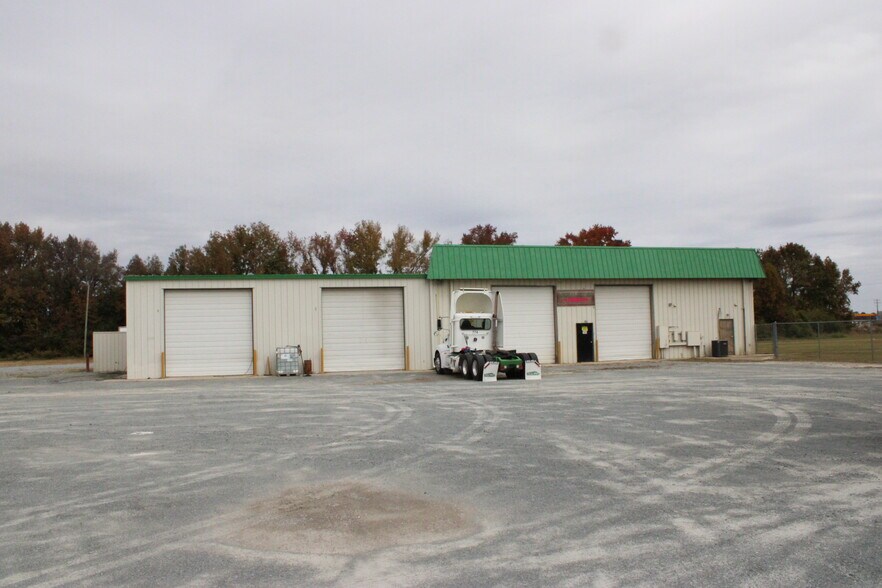 1693 Sadler Rd, Dunn, NC à vendre - Photo du bâtiment - Image 2 de 3
