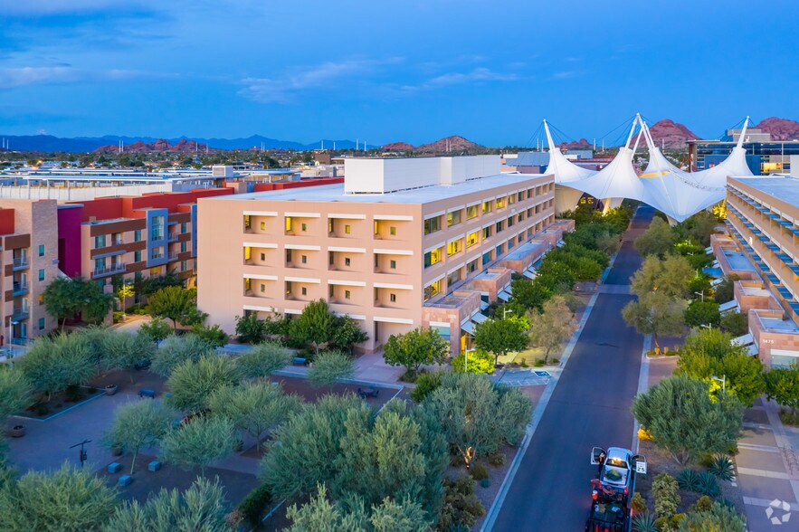 1375 N Scottsdale Rd, Scottsdale, AZ à louer - Photo du bâtiment - Image 2 de 15