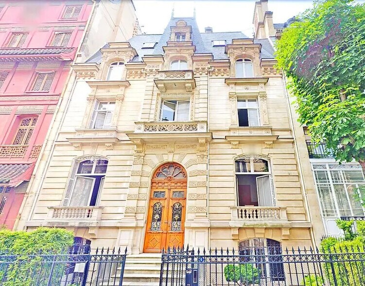 Bureau dans Paris à vendre - Photo du bâtiment - Image 3 de 17