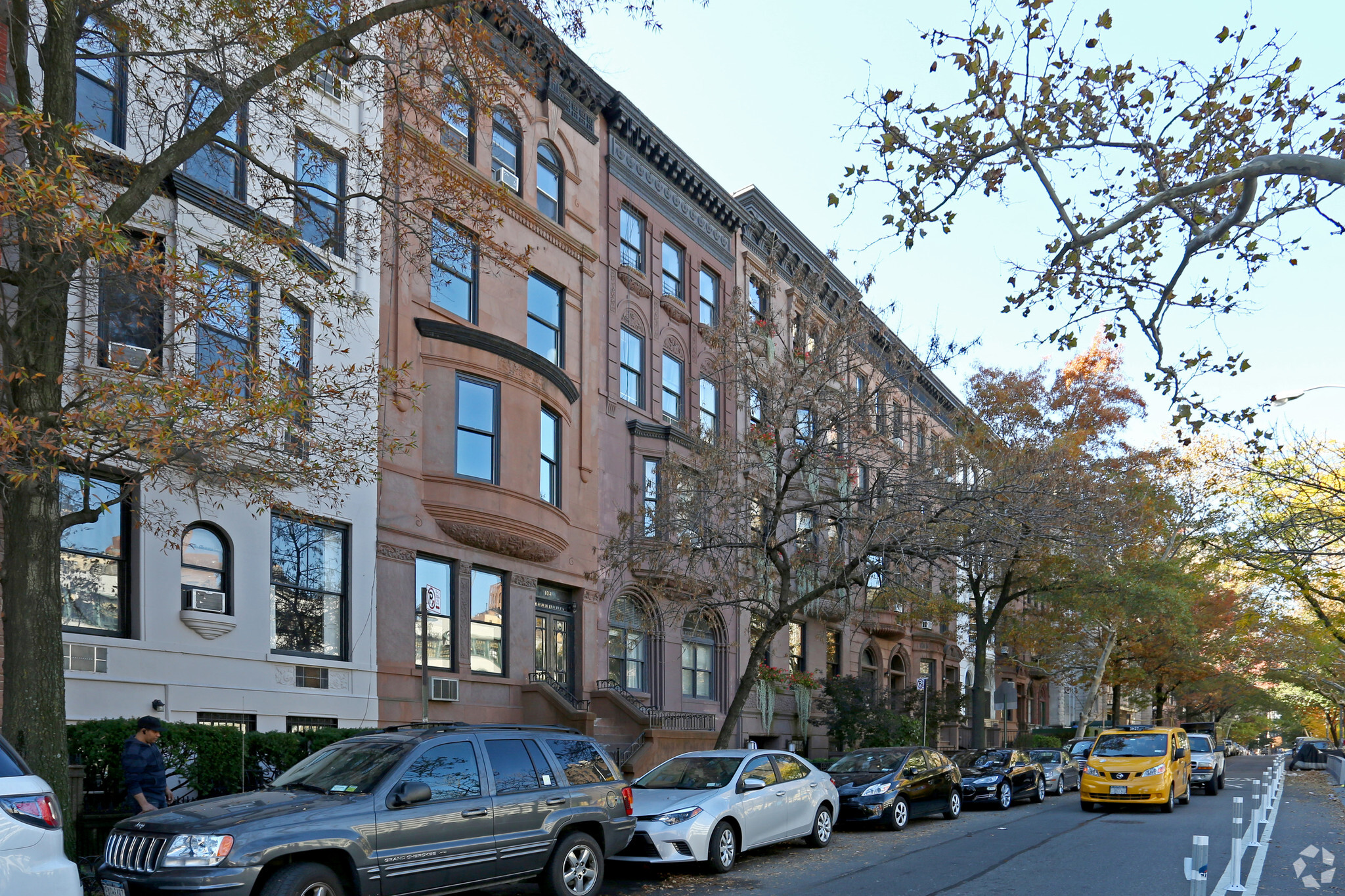 106 W 76th St, New York, NY à vendre Photo du bâtiment- Image 1 de 1