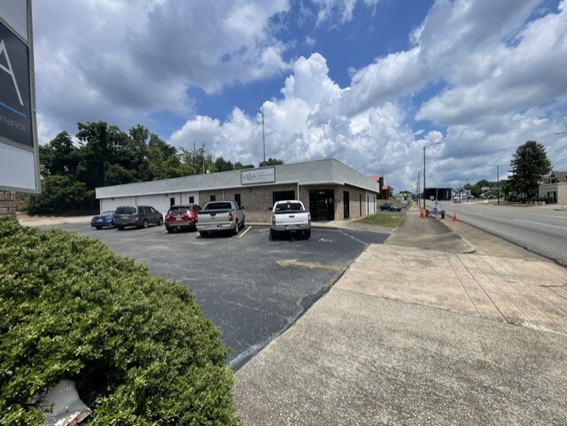 1508 Noble St, Anniston, AL à vendre - Photo du bâtiment - Image 3 de 4