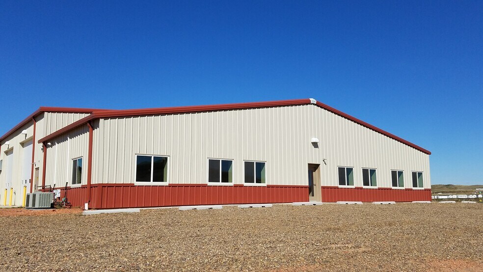 2018 125th Ave NW, Watford City, ND à louer - Photo du bâtiment - Image 2 de 21