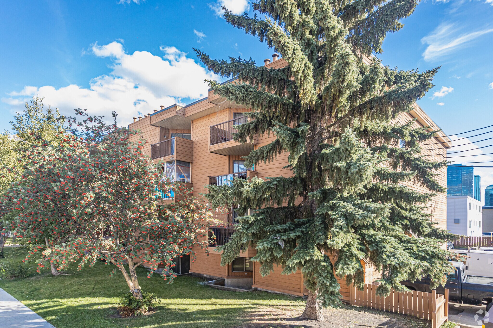 10746 102 St NW, Edmonton, AB à vendre Photo principale- Image 1 de 1