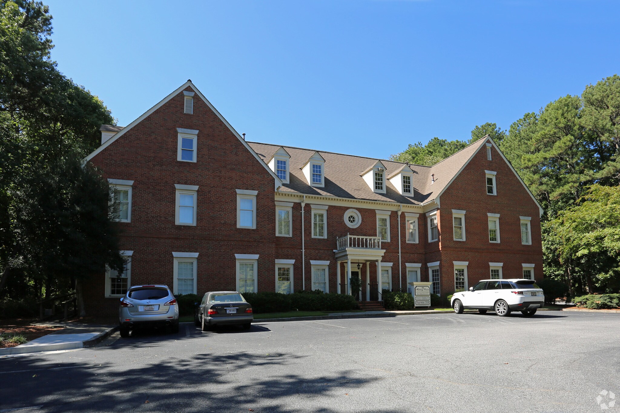 6111 Peachtree Dunwoody Rd NE, Atlanta, GA à vendre Photo du bâtiment- Image 1 de 11