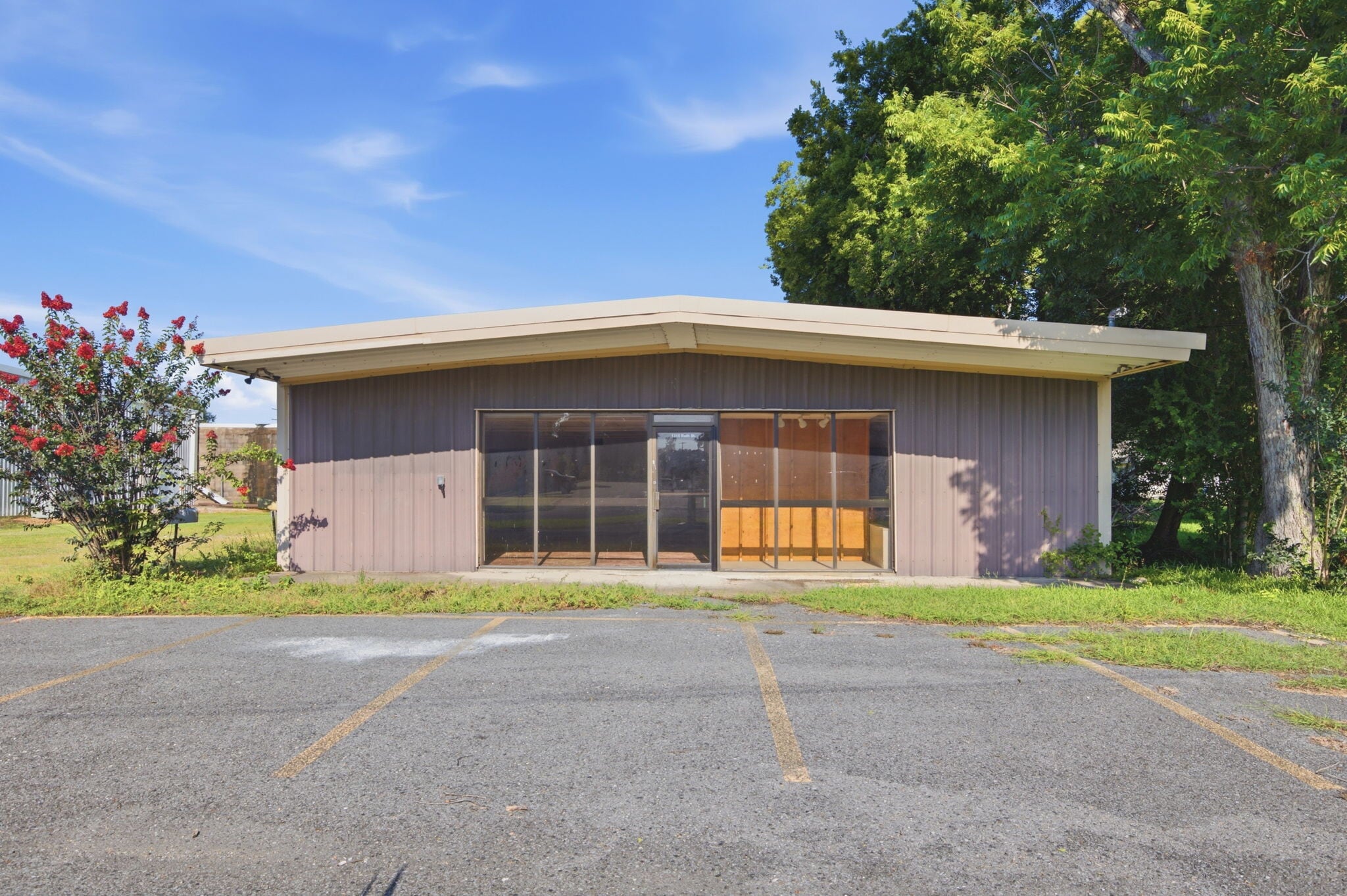1315 Ruth St, Sulphur, LA for lease Primary Photo- Image 1 of 11