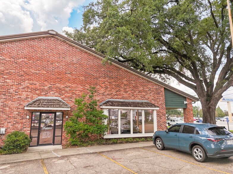 7520 Perkins Rd, Baton Rouge, LA à louer - Photo du bâtiment - Image 2 de 11