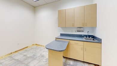 146 Medical Park Rd, Mooresville, NC for lease Interior Photo- Image 2 of 7