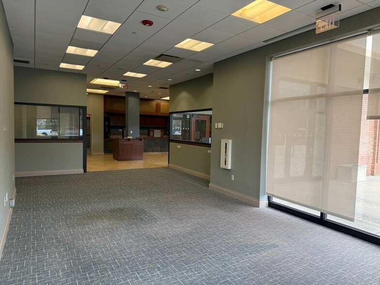 1320 Stony Brook Rd, Stony Brook, NY for lease - Interior Photo - Image 3 of 29