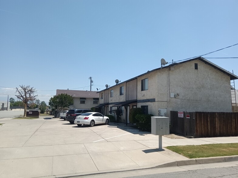 2126 O St, Bakersfield, CA à vendre - Photo du bâtiment - Image 1 de 5