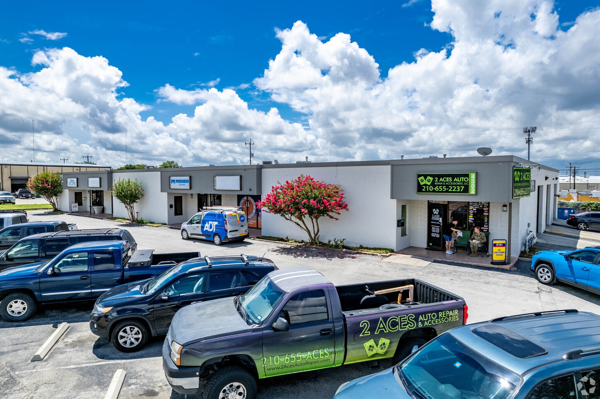 4302-4310 Centergate St, San Antonio, TX for lease Primary Photo- Image 1 of 6