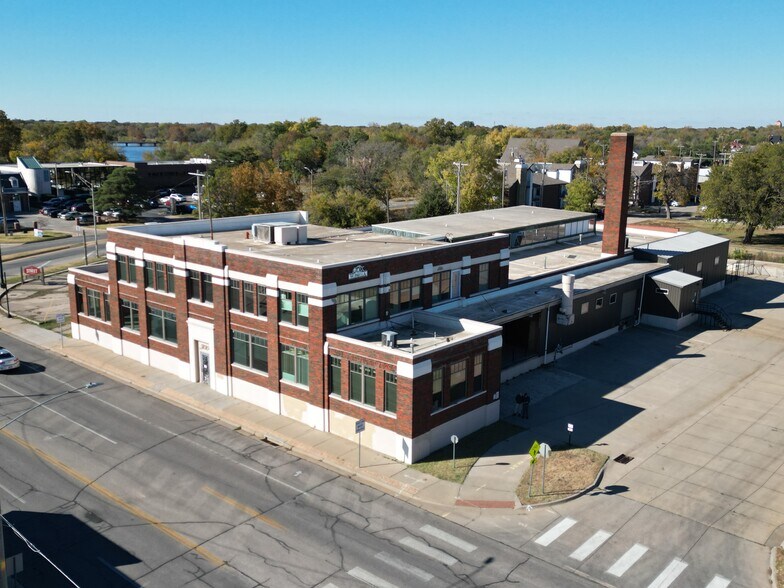 300 W Murdock St, Wichita, KS à louer - Photo du bâtiment - Image 1 de 5
