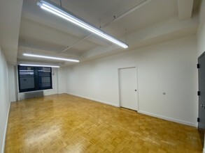 147 W 35th St, New York, NY for lease Interior Photo- Image 2 of 6