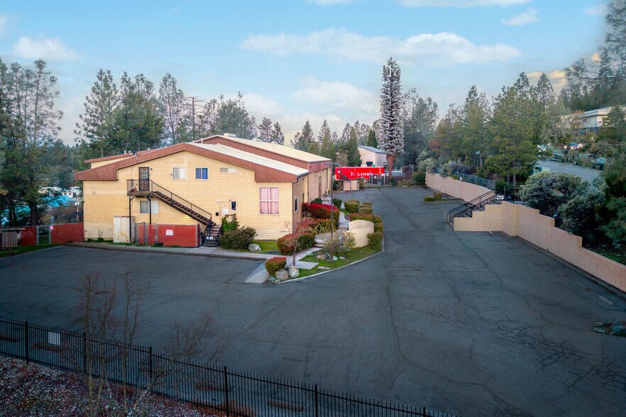 957 Golden Gate Ter, Grass Valley, CA à vendre - Photo du bâtiment - Image 3 de 41