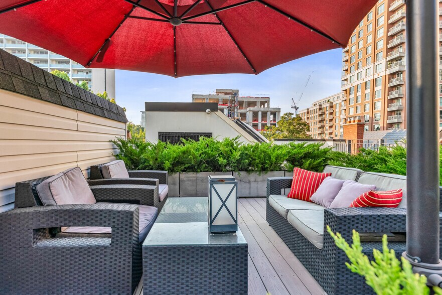 15 Prince Arthur Ave, Toronto, ON à louer - Photo du bâtiment - Image 2 de 30