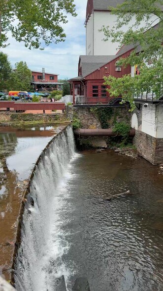 76 S Main St, New Hope, PA à vendre - Vidéo sur l’inscription commerciale - Image 2 de 32