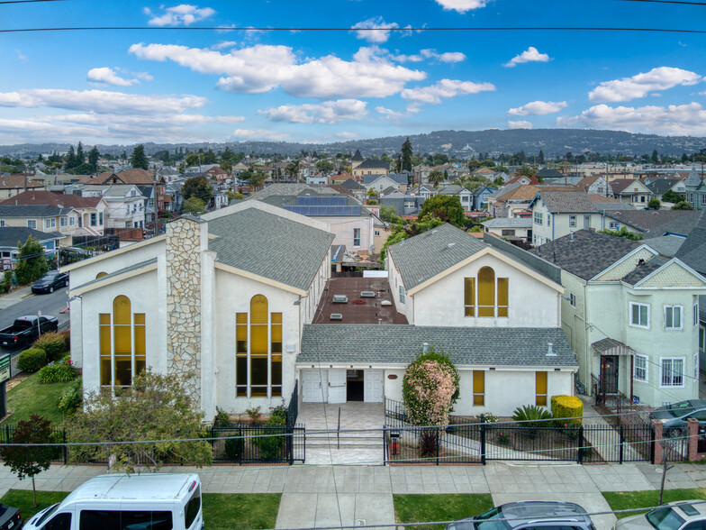 2410 E 15th St, Oakland, CA for sale - Building Photo - Image 3 of 66