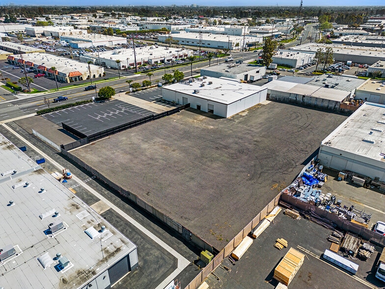 3700 W Warner Ave, Santa Ana, CA for lease - Building Photo - Image 3 of 19