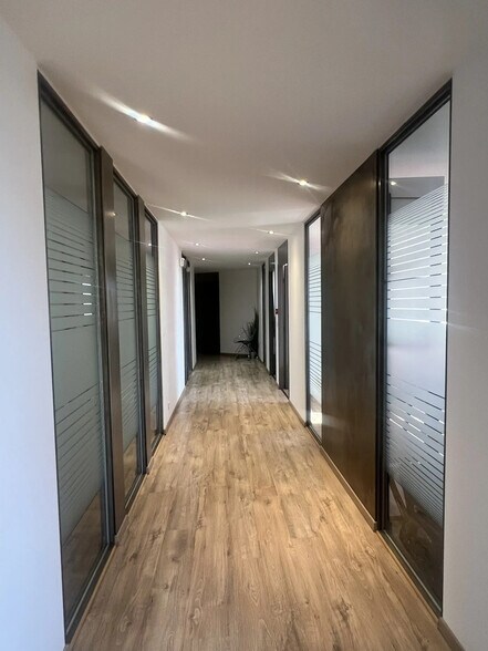 2000 Route Des Lucioles, Biot for sale - Interior Photo - Image 3 of 8